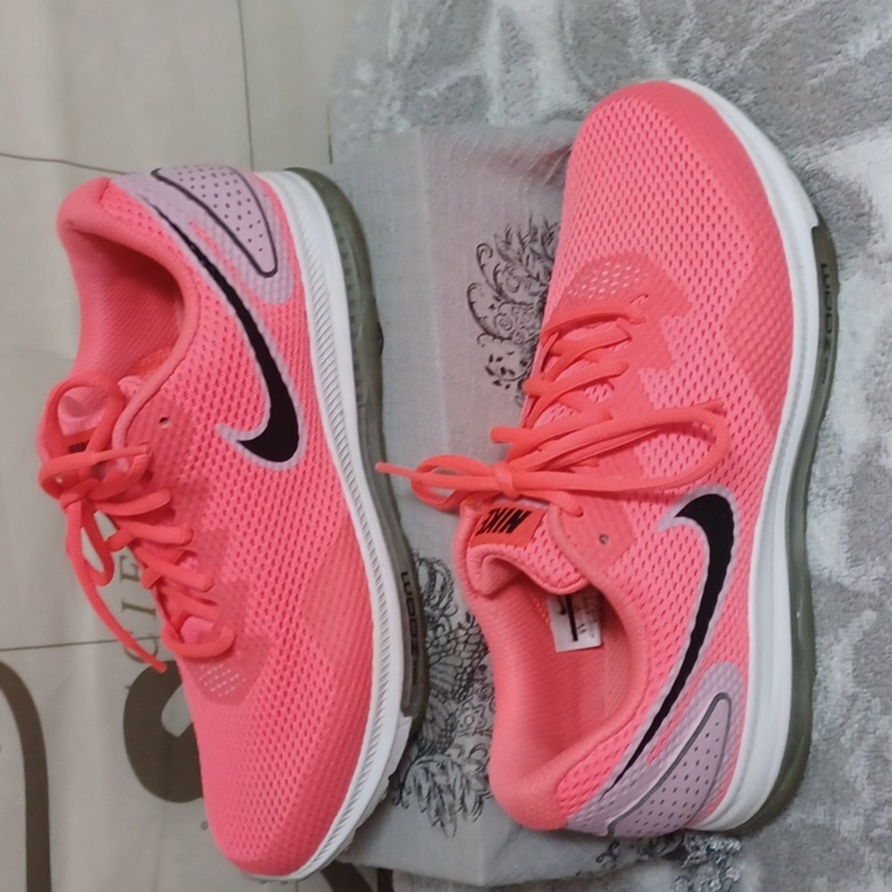 Nike Women's Pink Running Shoes - Picture 2 of 6